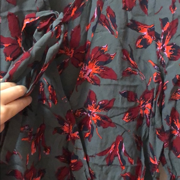 Madewell 100% silk Floral top - Picture 3 of 5